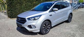Vaurioauto  commercial vehicles Ford Kuga ST line  4x4  Automaat 2018/5